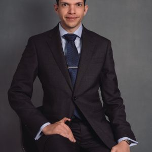 Premium executive headshot for LinkedIn profile, by Renata Clarke, number one Ayrshire business photographer